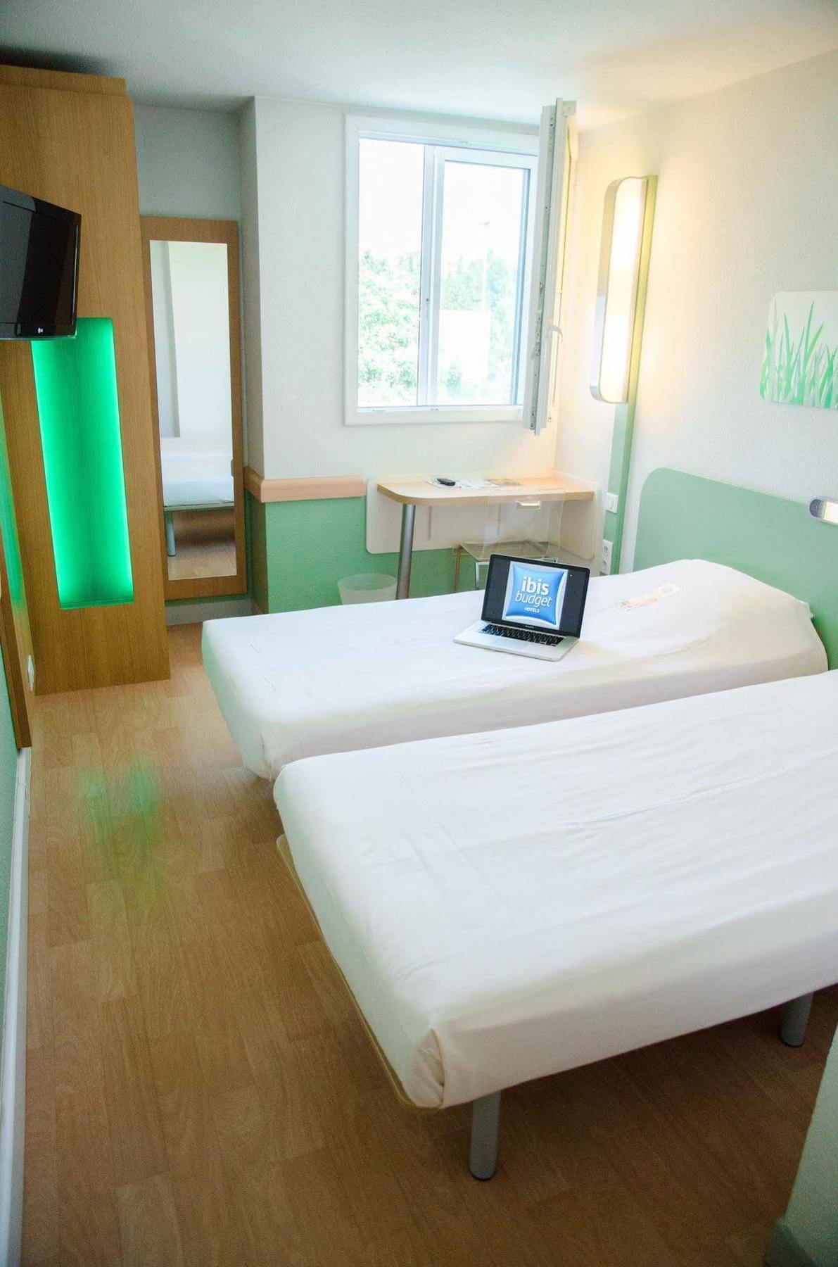 Ibis Budget Aeroport Le Bourget Garonor ル・ブラン・メニル エクステリア 写真