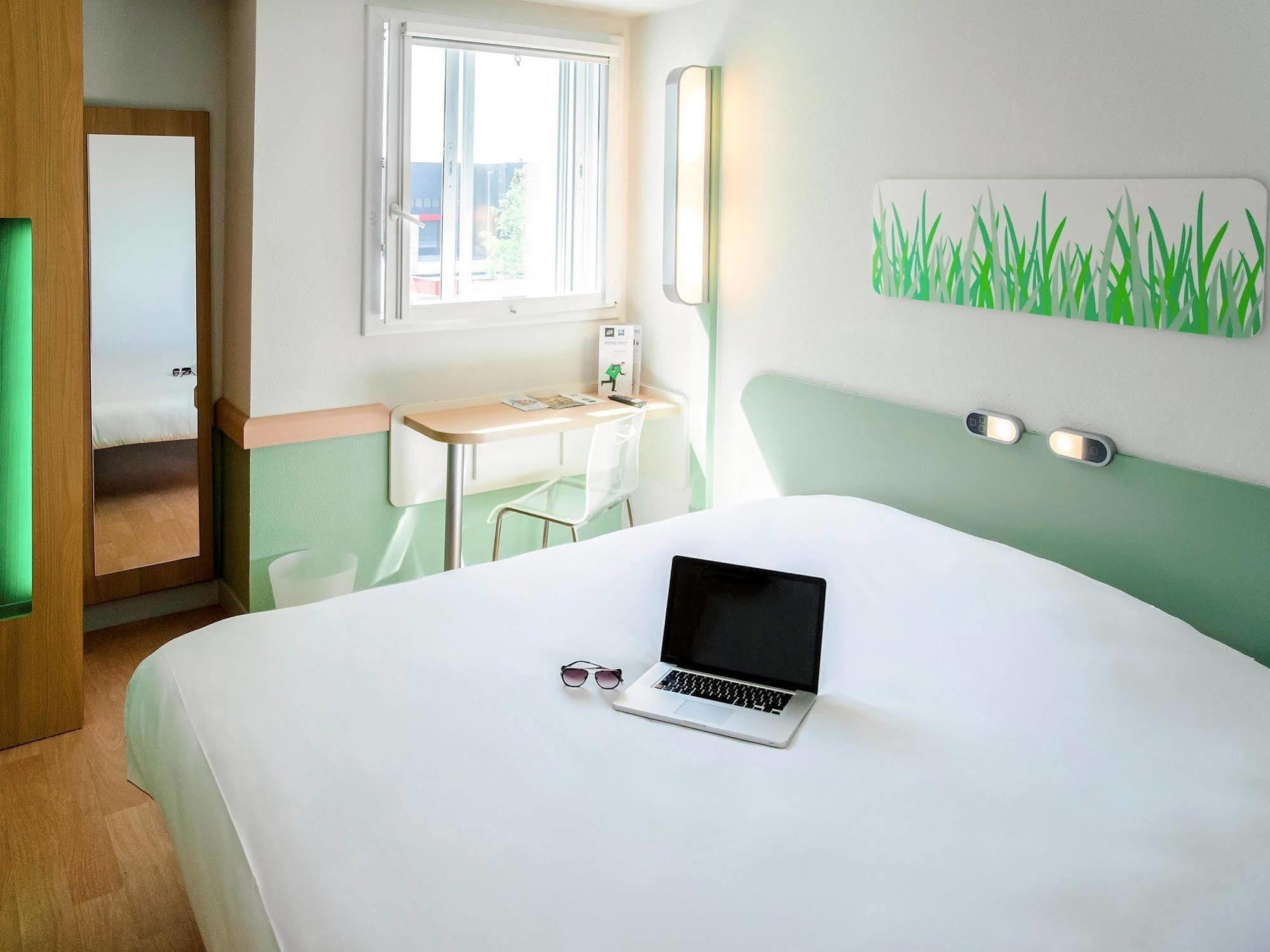 Ibis Budget Aeroport Le Bourget Garonor ル・ブラン・メニル エクステリア 写真