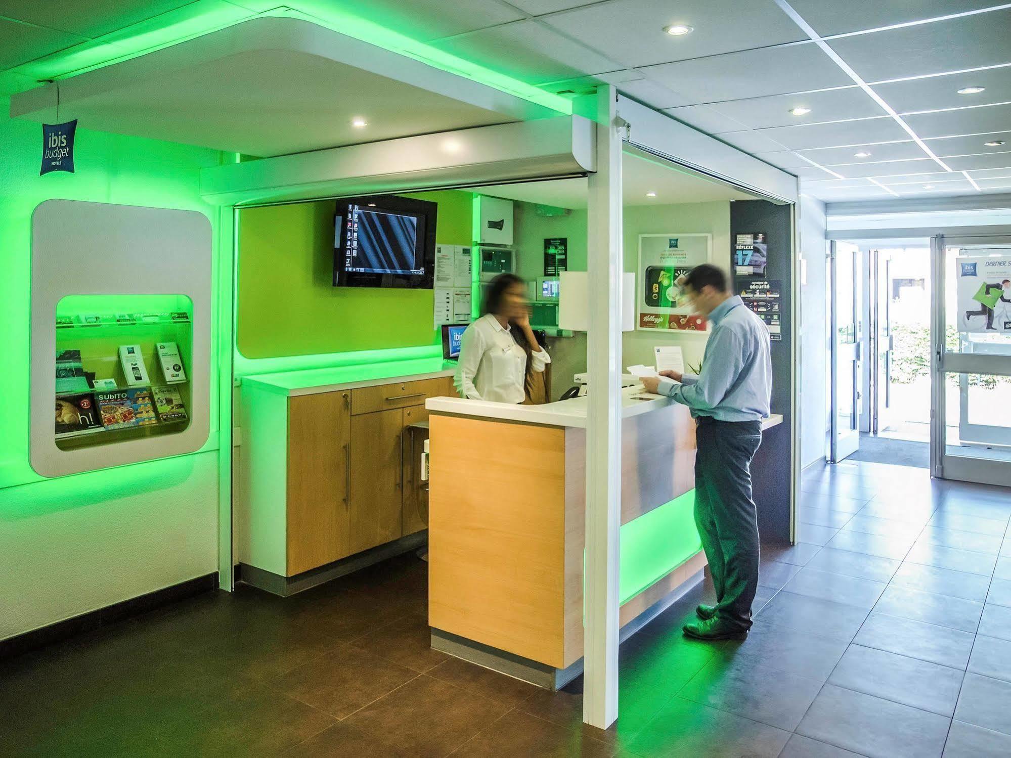 Ibis Budget Aeroport Le Bourget Garonor ル・ブラン・メニル エクステリア 写真