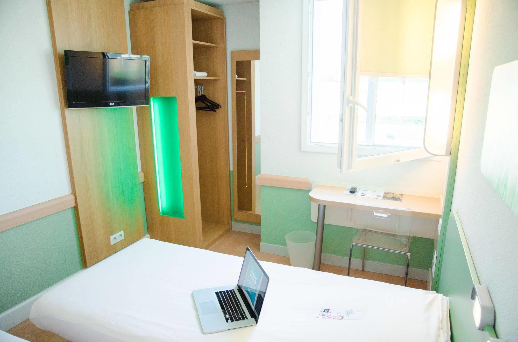 Ibis Budget Aeroport Le Bourget Garonor ル・ブラン・メニル エクステリア 写真