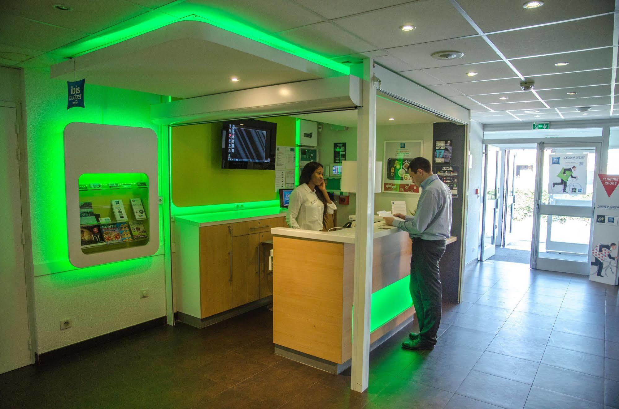 Ibis Budget Aeroport Le Bourget Garonor ル・ブラン・メニル エクステリア 写真