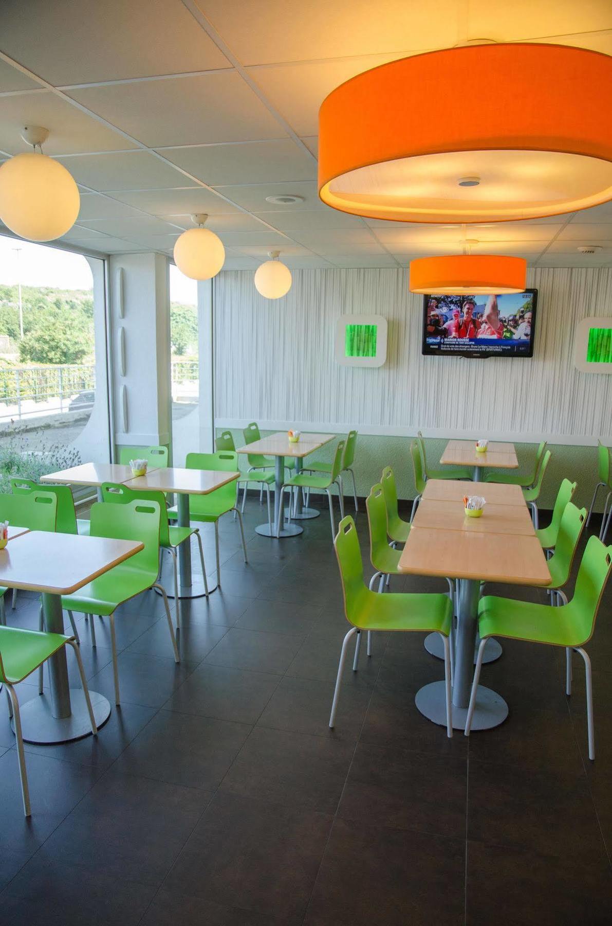 Ibis Budget Aeroport Le Bourget Garonor ル・ブラン・メニル エクステリア 写真